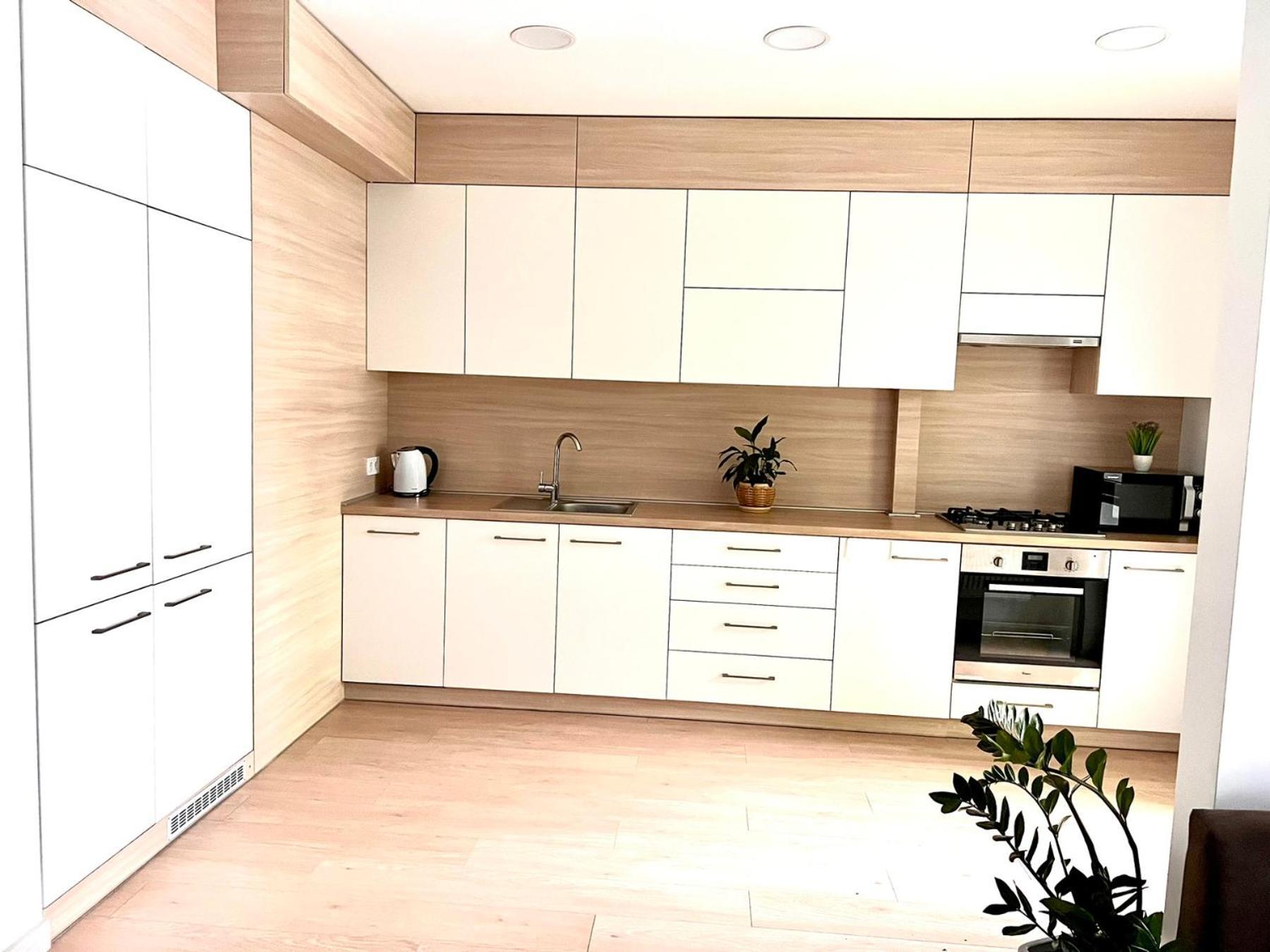 Osapart Comfortable Apartment In A Complex Great Britain Lviv Kültér fotó