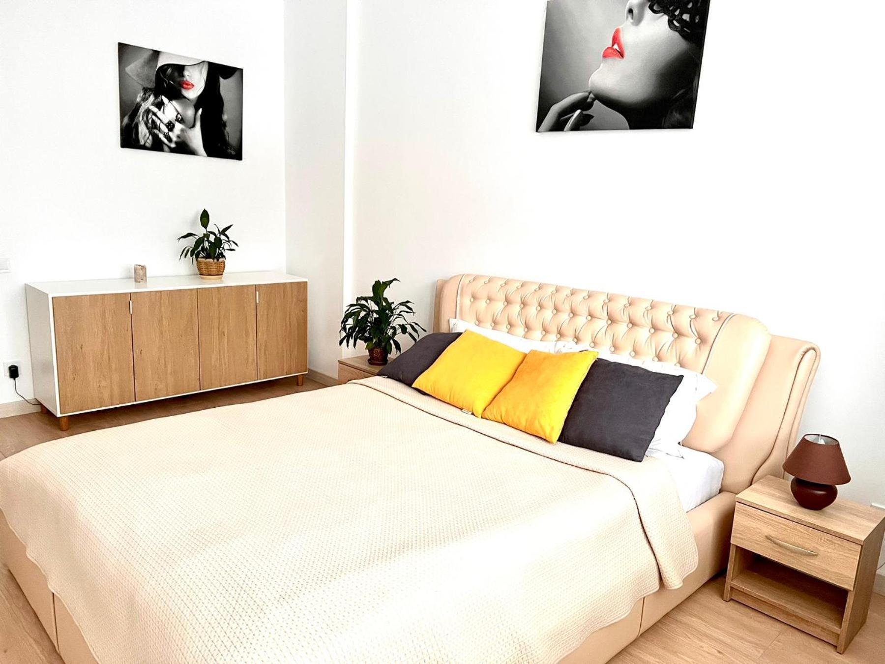 Osapart Comfortable Apartment In A Complex Great Britain Lviv Kültér fotó